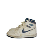 Load image into Gallery viewer, Nike Air Jordan 1 1985 Metallic Navy Left Side of Sneaker
