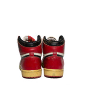 Load image into Gallery viewer, Nike Air Jordan 1 1985 Chicago Back Side of Sneaker